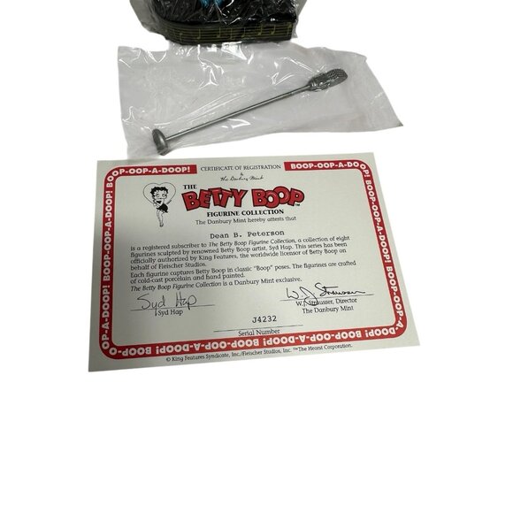 new BETTY BOOP collector figurine danbury mint BETTY SINGS THE BLUES - Picture 2 of 7